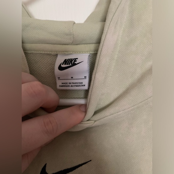 Nike Women’s Light Green Hoodie - Size Medium - Picture 5 of 7